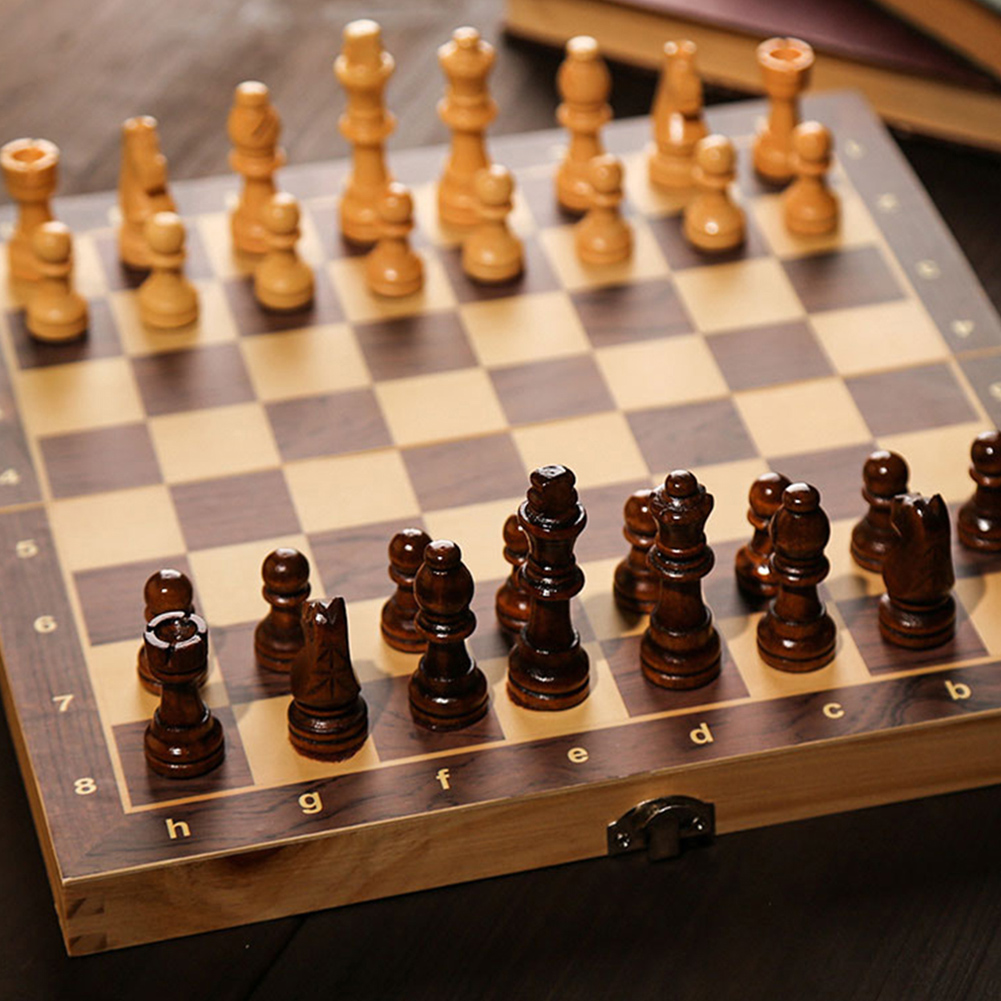 لوحة شطرنج كبيرة لتطوير التفكي - مراجعة Chess Set Wooden وسعره