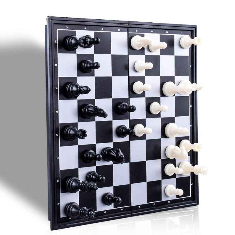 لوحة ألعاب لعبة الشطرنج المغنا - مراجعة Board Game Yearbook وسعره
