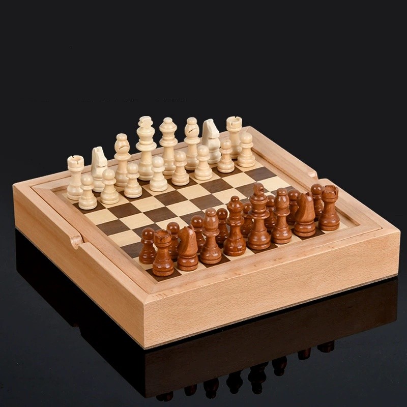لوحة شطرنج خشبية 5 في 1 مصنوعة - مراجعة Board Game Yearbook وسعره